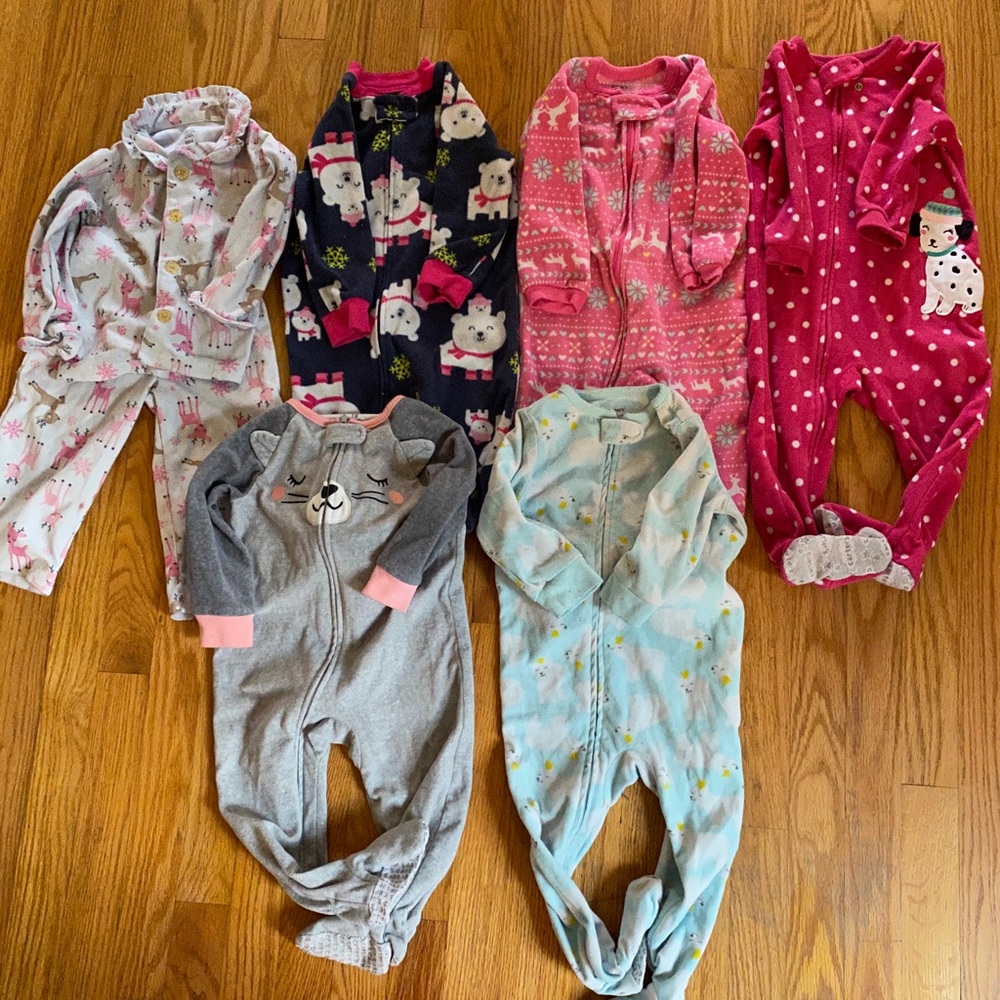 Carter’s Winter Set of Footed Pajamas